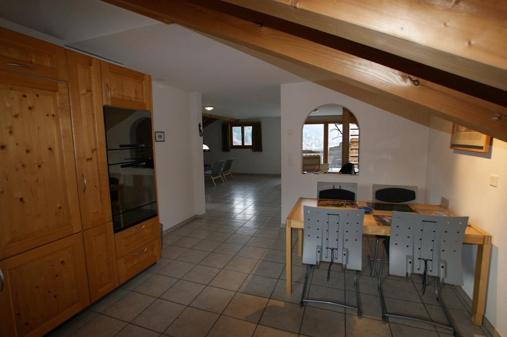 Ferienwohnung Gotschnablick Klosters-Serneus Zimmer foto